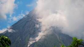 Tusenvis må flykte fra vulkan på Filippinene