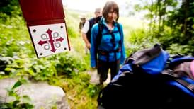 Bruker sommeren på åndelig gåtur i Norge