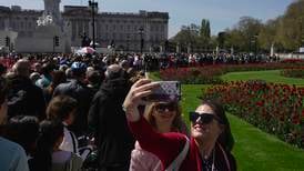 Turister fra hele verden er i London for å se kroningen