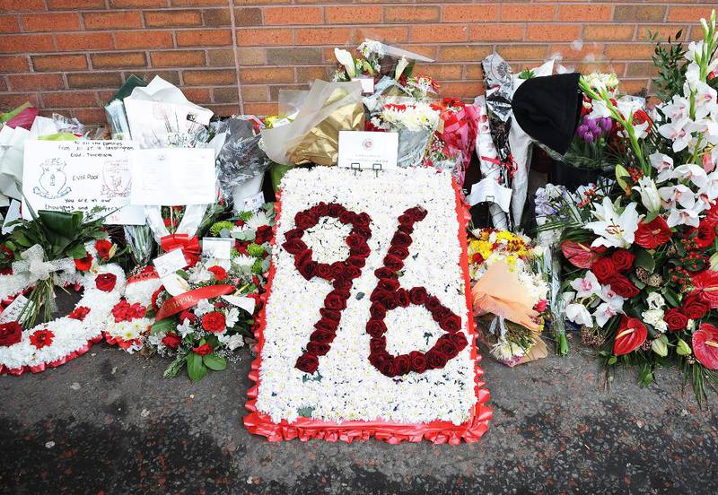 Bildet viser et minnested for ofrene etter fotballtragedien i Hillborough.