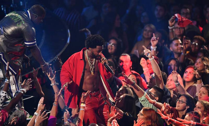 Bildet viser rapperne A$AP Ferg og Big Sean på scenen.