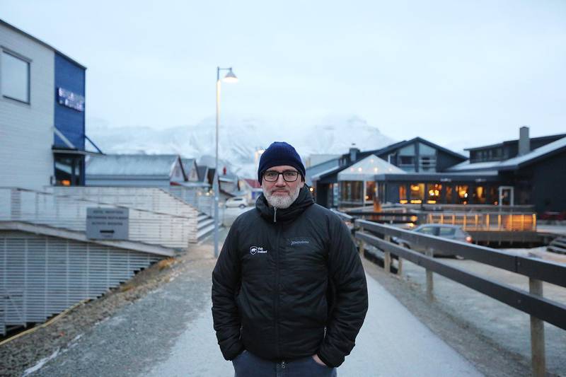 Bildet viser Ronny Brunvoll i Longyearbyen på Svalbard.