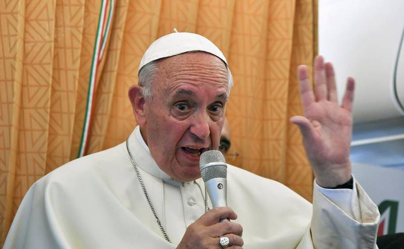 Bildet viser pave Frans. Han vil at kristne ber de homofile om unnskyldning.
