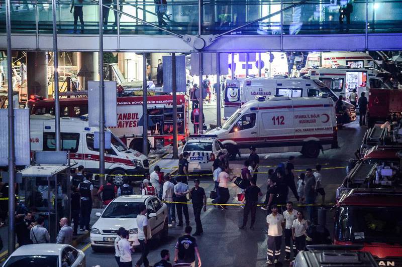 <strong> ANGREP: </strong> Tyrkia blir angrepet av terrorister igjen. Denne gangen ble flyplassen i Istanbul angrepet.