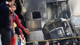 Minst 20 døde i brann på togstasjon