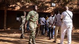 Flere hundre tusen ble hindret fra å stemme i Burkina Faso