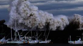 Minst fire døde i tyfon i Japan