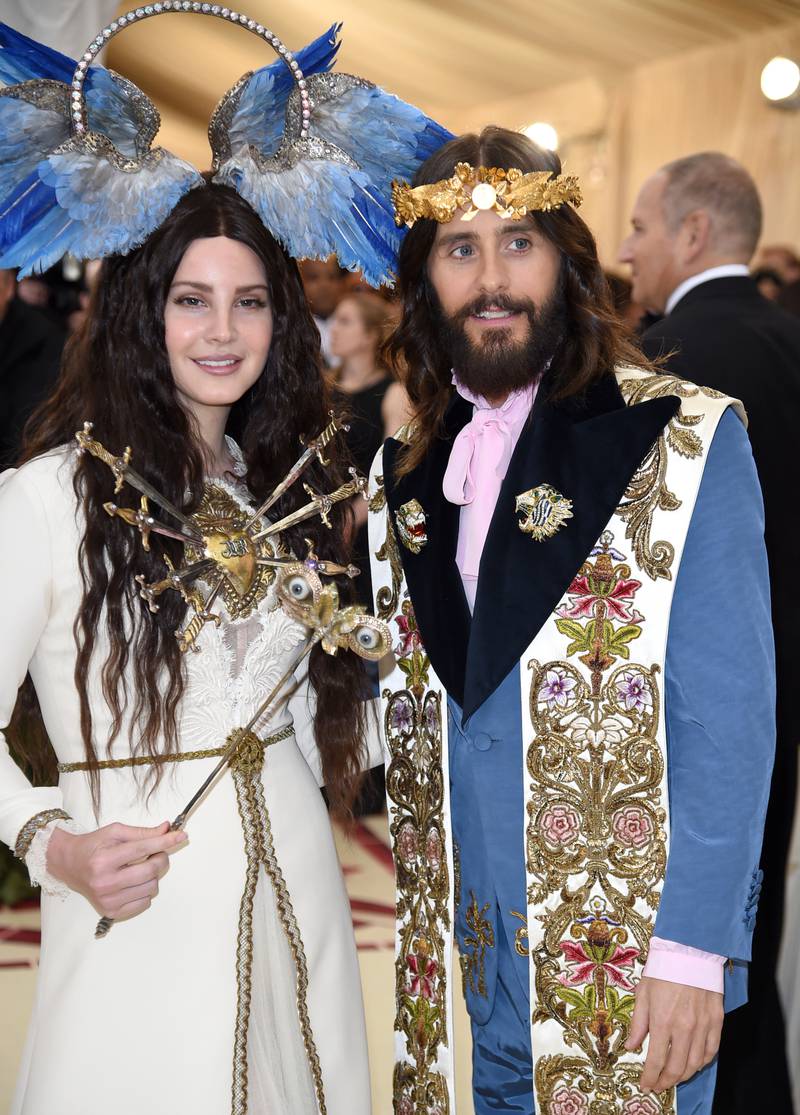 Bildet viser skuespiller Jared Leto og artisten Lana del Rey på The Met Gala.