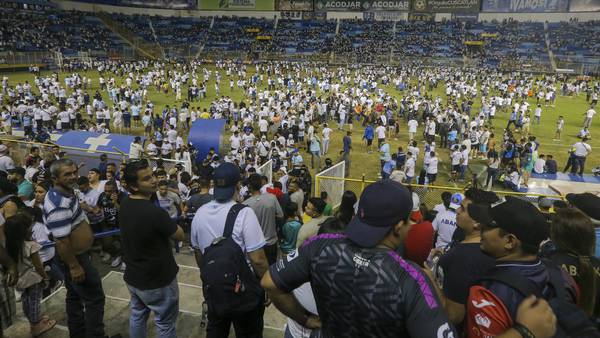 Tolv personer døde under fotballkamp i El Salvador
