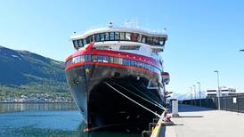 To med korona på Hurtigruten-skip