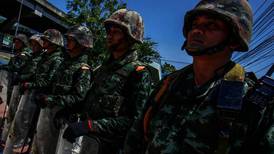 Militæret tar over makten i Thailand