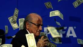 Kastet penger på Blatter
