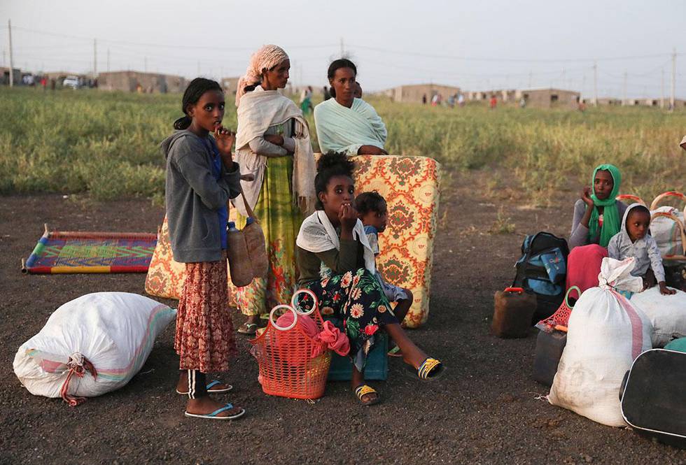 Bildet viser folk fra Etiopia som har flyktet til regionen Qadarif i Sudan. 
