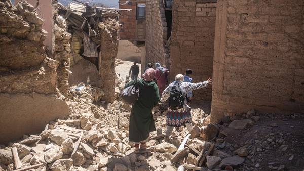 Over 2.100 døde etter kraftig jordskjelv