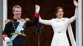 Nå er Frederik konge i Danmark