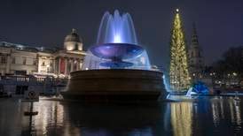 Norsk juletre på plass i London