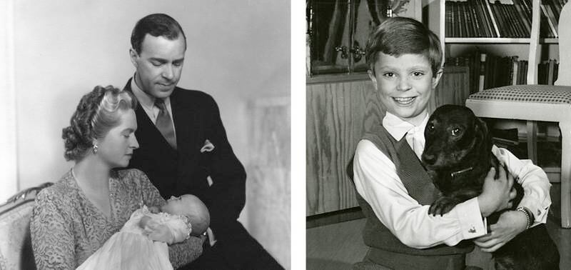 Bildet er satt sammen av to bilder. Det ene viser foreldrene Gustav Adolf og moren Sibylla med Carl Gustaf som baby. Det andre viser Carl Gustaf som barn sammen med en hund.