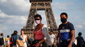 Munnbind blir påbudt i hele Paris