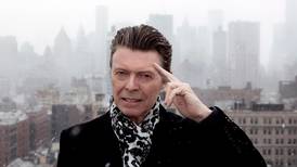 Slik lever David Bowie videre