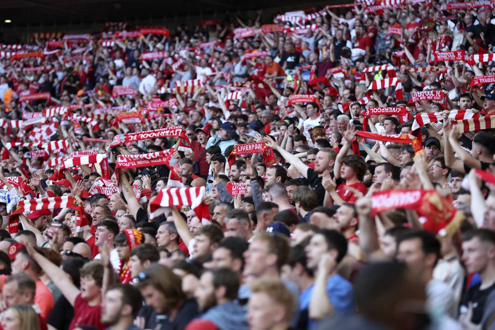 Liverpool-fansen kunne juble for sesongens andre trofé med seier i FA-cupfinalen mot Chelsea. Foto: Ian Walton / AP / NTB