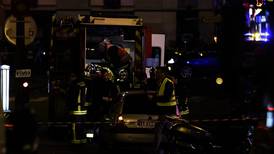 – Minst 35 drept i flere angrep i Paris