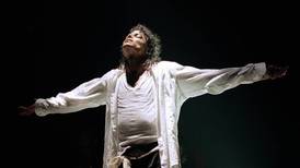 Synger til minne om Michael Jackson