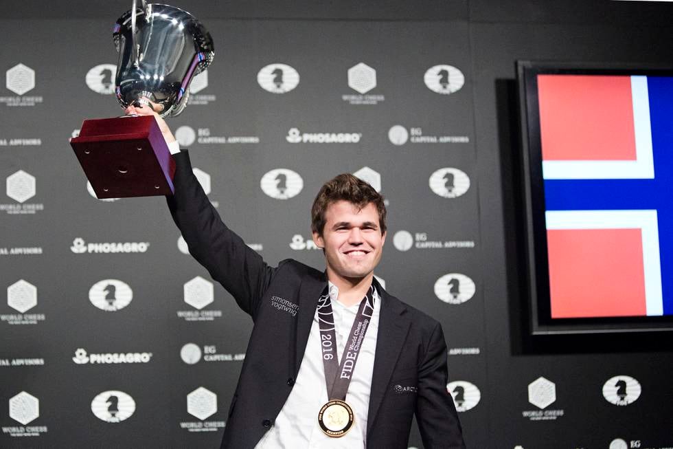 2016: Magnus Carlsen var i VM-trøbbel i New York, men slo hardt tilbake og ble verdensmester for tredje gang da Sergej Karjakin ble slått i omspillet. Foto: Pontus Höök / NTB