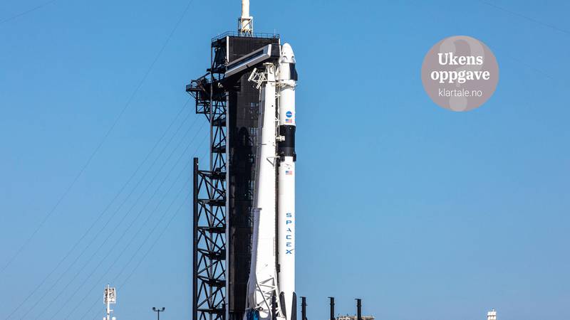 Bildet viser SpaceX sin rakett med romfartøyet Crew Dragon på.
