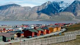 Russer siktet for ha fløyet droner på Svalbard