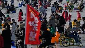 Kinas befolkning krymper for første gang på mer enn 60 år