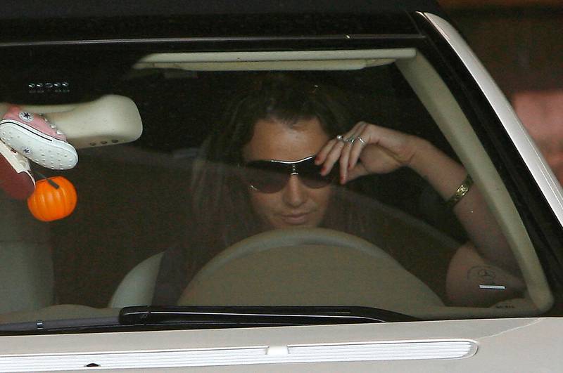 Bildet viser Britney Spears som sitter i en bil.