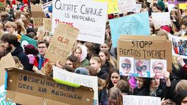 Inviterer til klimamøter – men ungdommen vil streike mer