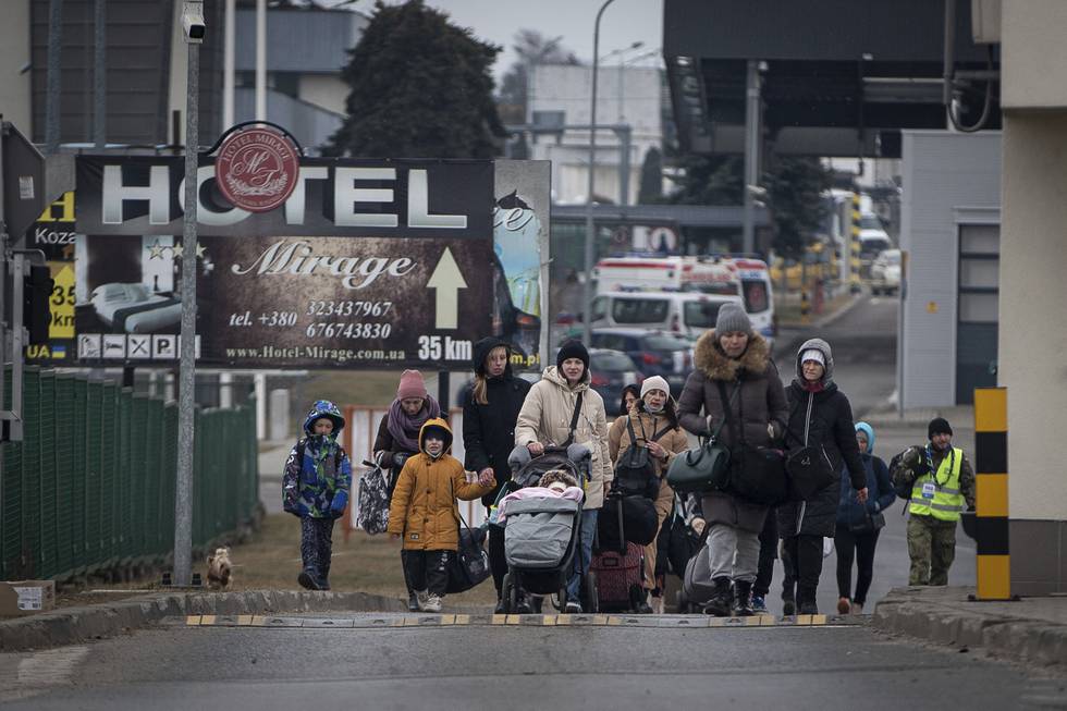 Polen har tatt imot over 2 millioner flyktninger fra Ukraina, men behandler dem som kommer fra andre krigsherjede land helt annerledes. De blir ofte tvangssendt tilbake når de forsøker å krysse grensa fra Hviterussland, en praksis både FN og EU kritiserer. Foto: AP / NTB
