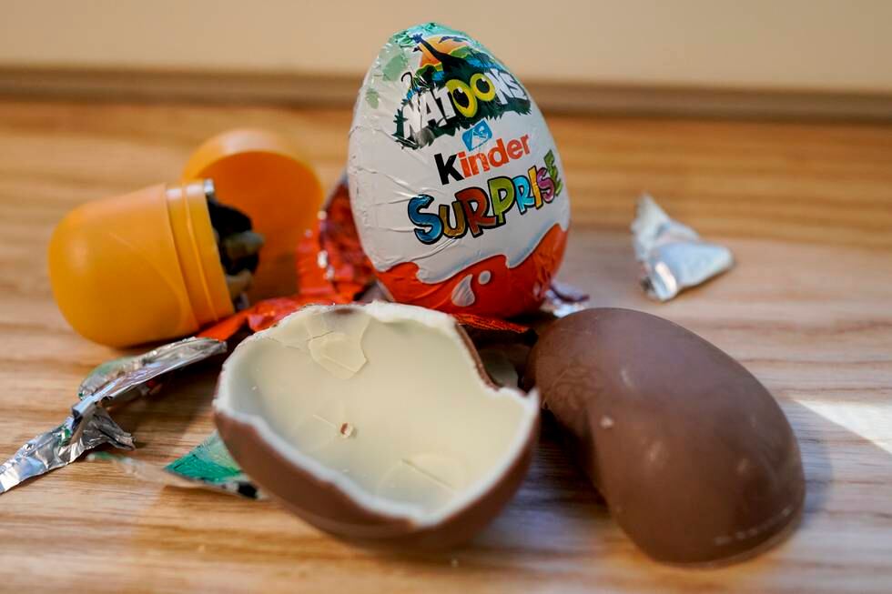 Et salmonella-utbrudd i Europa knyttes til den populære Kindersjokoladen. De fleste smittede er barn, og flere av dem har vært innlagt på sykehus, ifølge FHI. Foto: Heiko Junge / NTB