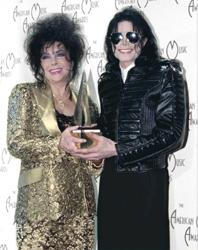 Bildet viser Michael Jackson og Elizabeth Taylor.
