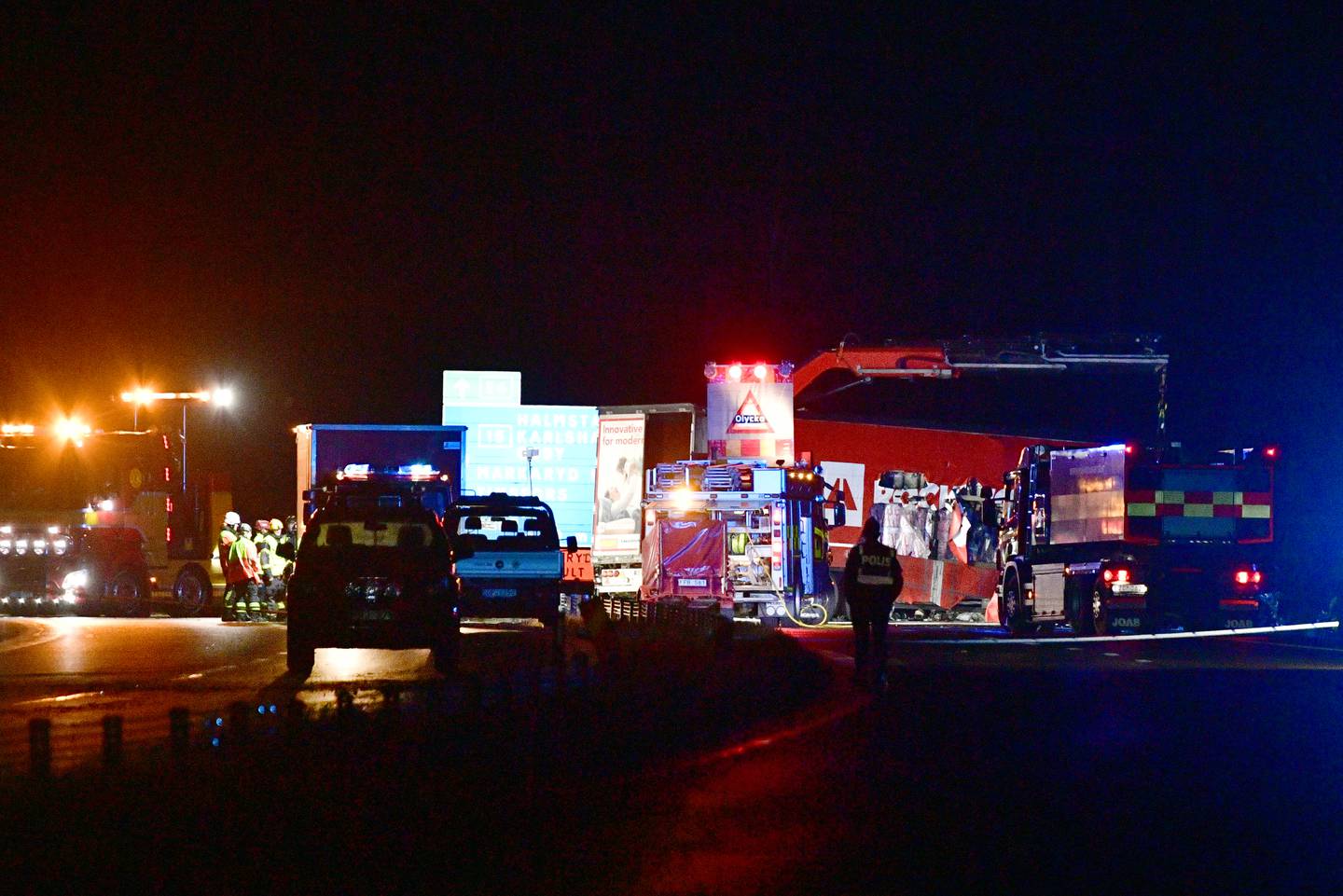 Ulykken skjedde på E4 ved Markaryd sør i Sverige. Foto: Johan Nilsson/TT / NTB