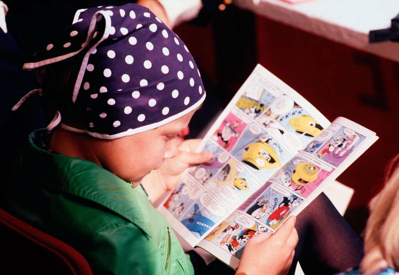 Bildet viser prinsesse Märtha Louise som leste Donald-blad under Donald Duck-lekene i 1977. 
