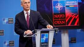 Stoltenberg er åpen for å bli lenger i Nato