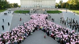 Feirer 20 år med kamp mot brystkreft