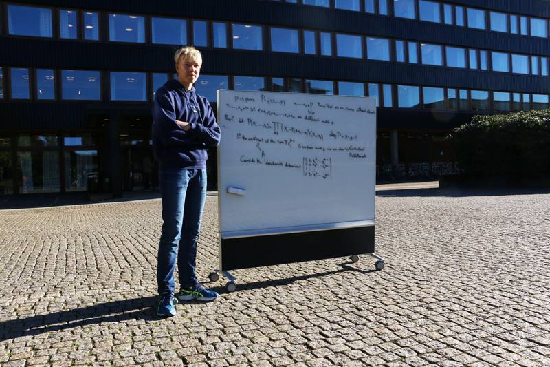 Bildet viser Andreas Alberg. Han konkurrerer i matematikk.