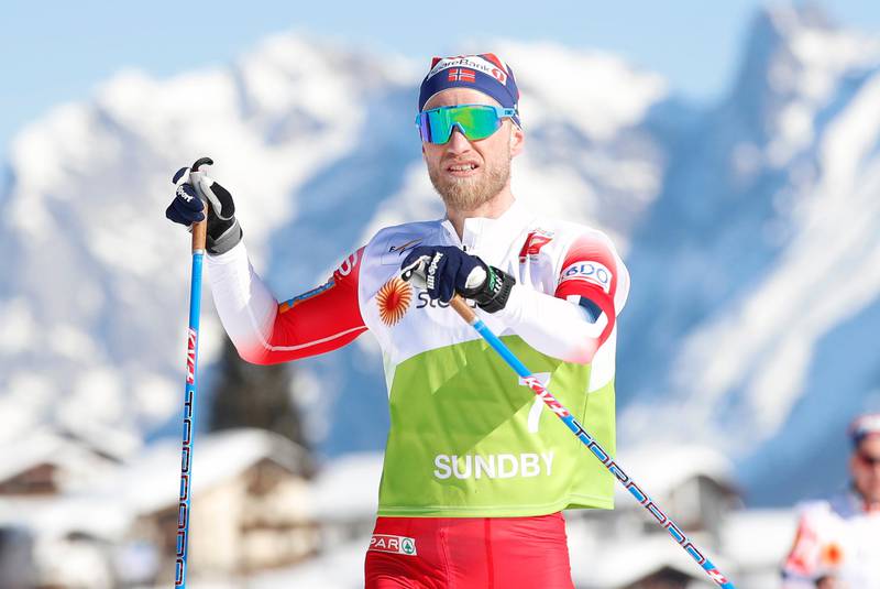Bildet viser Martin Johnsrud Sundby på ski.