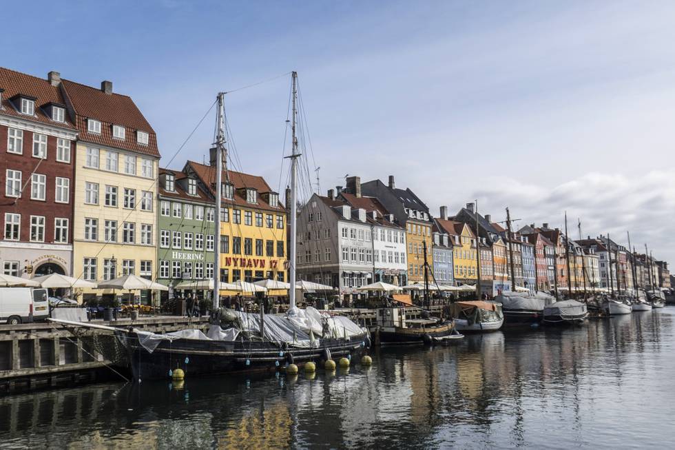 Bildet viser Nyhavn i København i Danmark.