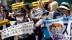 Demonstrerer mot japanske myndigheter