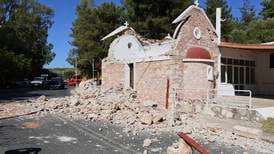 Mann død etter kraftig jordskjelv på Kreta