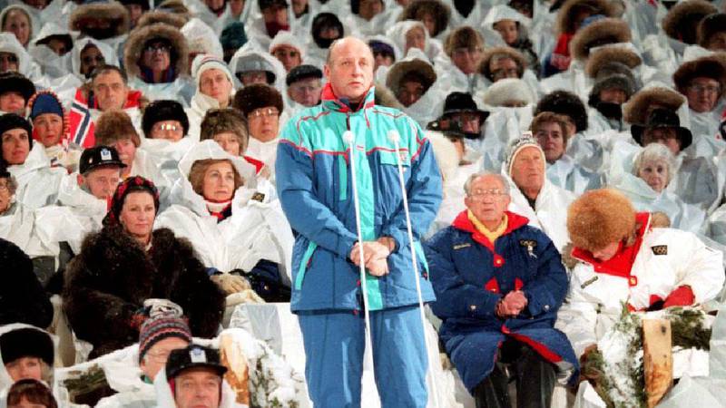 Bildet viser kong Harald under OL på Lillehammer i 1994.