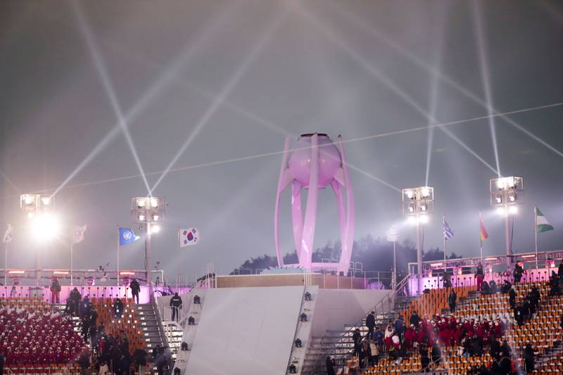Bildet viser åpningsseremonien i Pyeongchang i Sør-Korea.