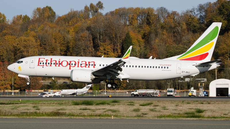 Bildet viser et fly fra Ethiopian Airlines som tar av.