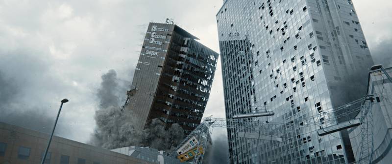 Bildet viser bygg som raser sammen i filmen «Skjelvet».