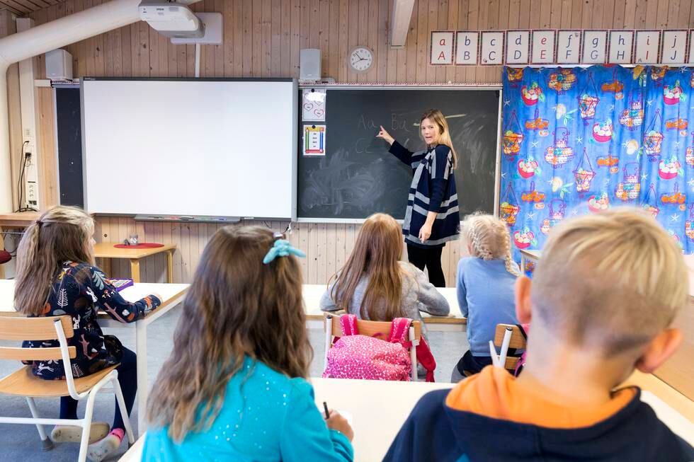 Høyre vil løfte Oslo-skolen ved å lokke kvalifiserte lærere med høyere lønn og lavere studielån. Valgløftet har møtt kritikk fra SV. Foto: Gorm Kallestad / NTB