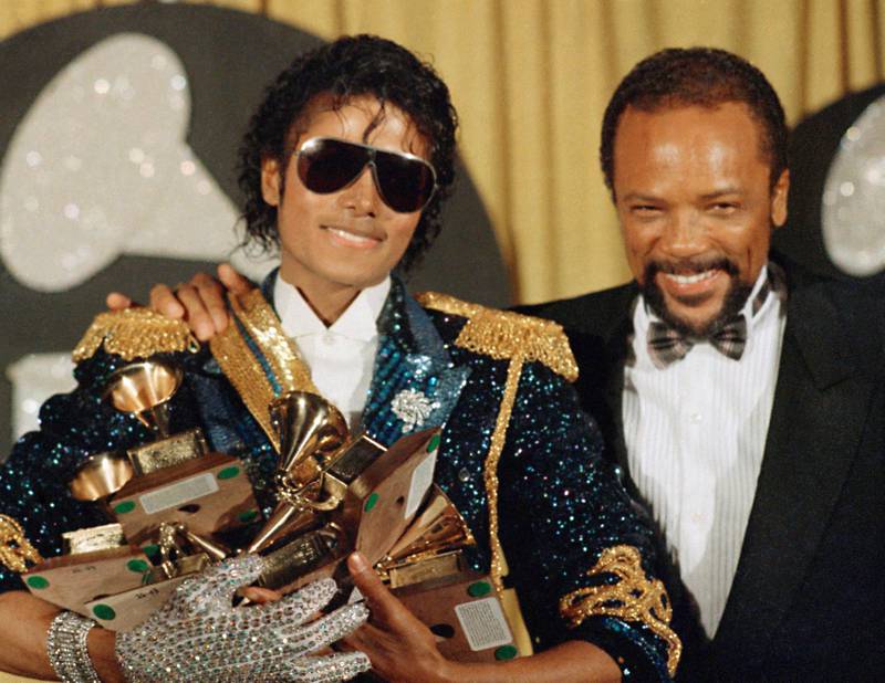 Bildet viser Michael Jackson med åtte Grammy-priser sammen med Quincy Jones.